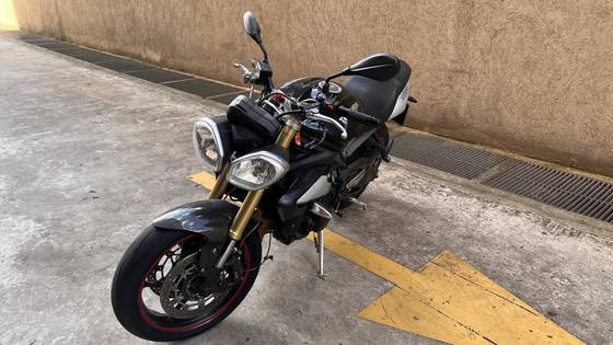 TRIUMPH STREET TRIPLE 675 ABS TRIUMPH STREET TRIPLE 675 ABS